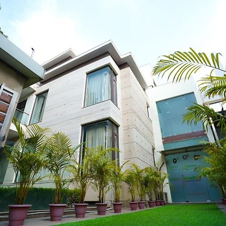 Lime Tree Hotel Sushant Lok Gurgaon Sector 29 Next To Iffco Chowk Metro Exteriör bild