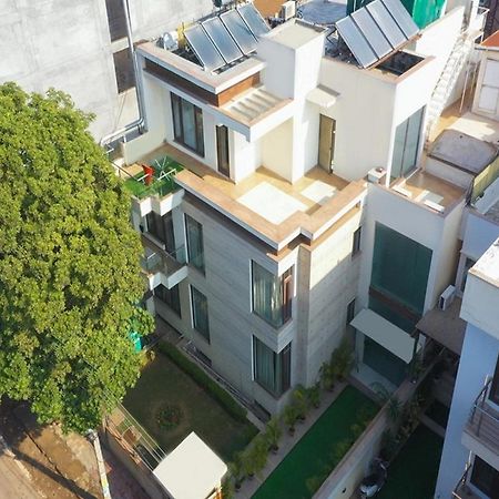 Lime Tree Hotel Sushant Lok Gurgaon Sector 29 Next To Iffco Chowk Metro Exteriör bild