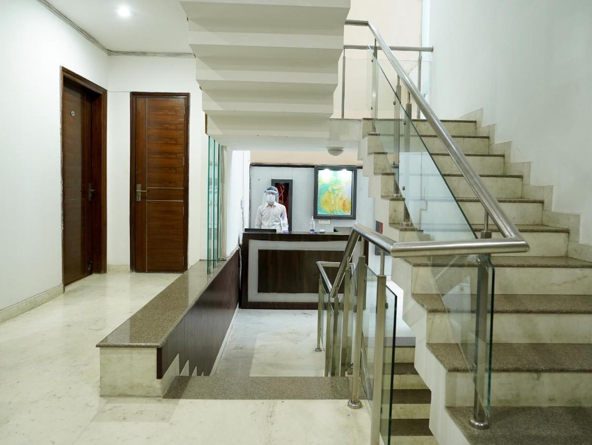 Lime Tree Hotel Sushant Lok Gurgaon Sector 29 Next To Iffco Chowk Metro Exteriör bild