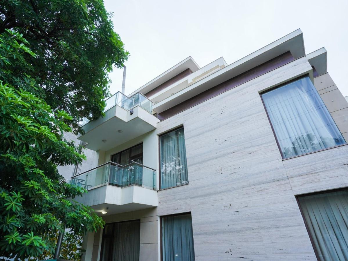 Lime Tree Hotel Sushant Lok Gurgaon Sector 29 Next To Iffco Chowk Metro Exteriör bild