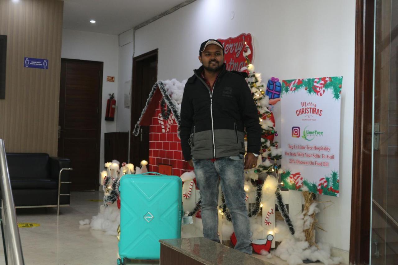Lime Tree Hotel Sushant Lok Gurgaon Sector 29 Next To Iffco Chowk Metro Exteriör bild