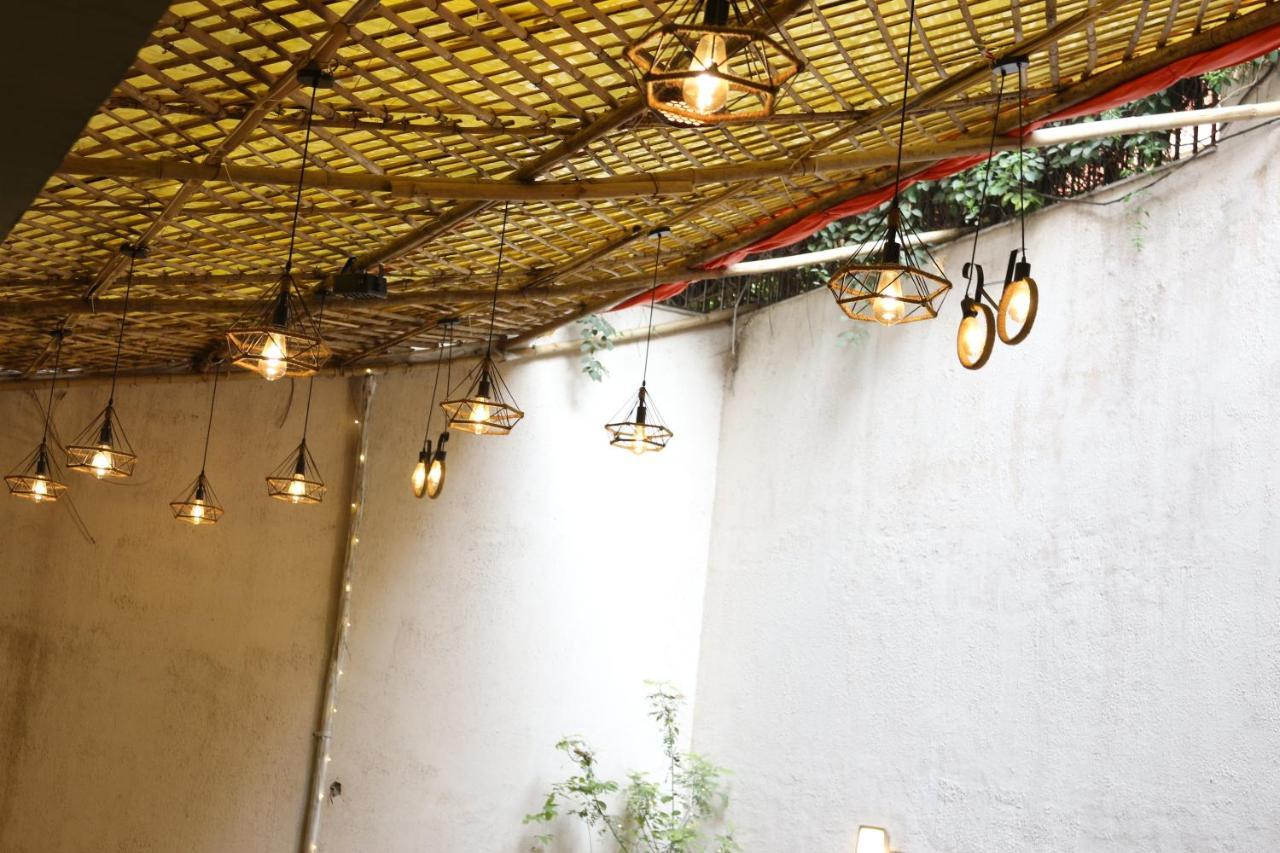 Lime Tree Hotel Sushant Lok Gurgaon Sector 29 Next To Iffco Chowk Metro Exteriör bild
