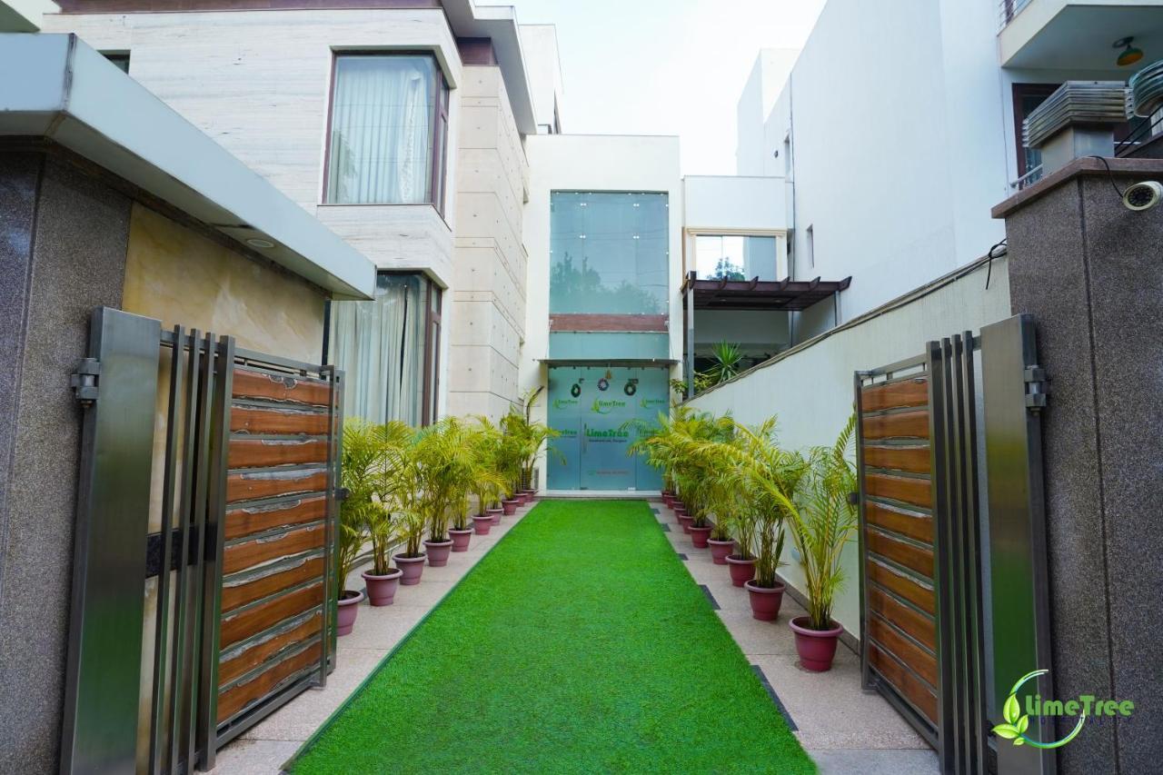 Lime Tree Hotel Sushant Lok Gurgaon Sector 29 Next To Iffco Chowk Metro Exteriör bild