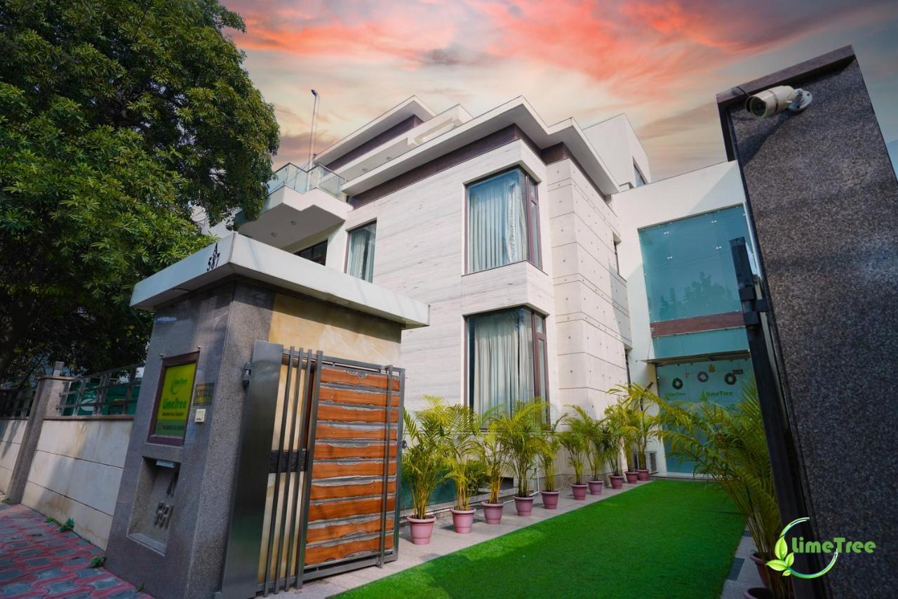 Lime Tree Hotel Sushant Lok Gurgaon Sector 29 Next To Iffco Chowk Metro Exteriör bild